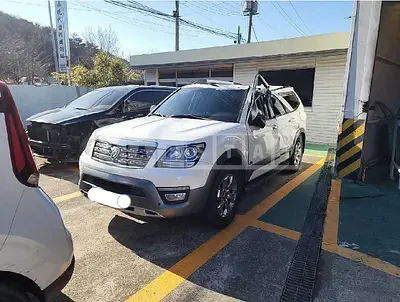 Photo 1 of 14: 2017 Kia Mojave, VIN KNAKN814DHA155830 — Korean insurance auction