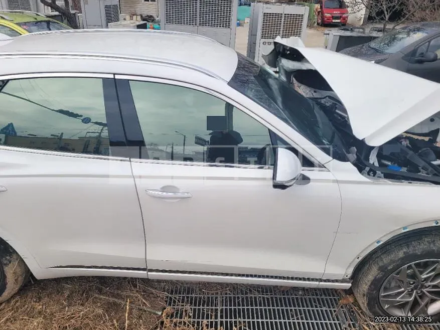 Photo 2 of 21: 2022 Genesis GV70 2.5T — Korean insurance auction
