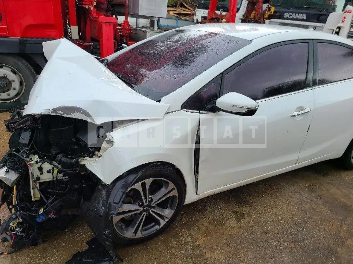 Photo 2 of 10: 2015 Kia K3 1.6 — Korean insurance auction