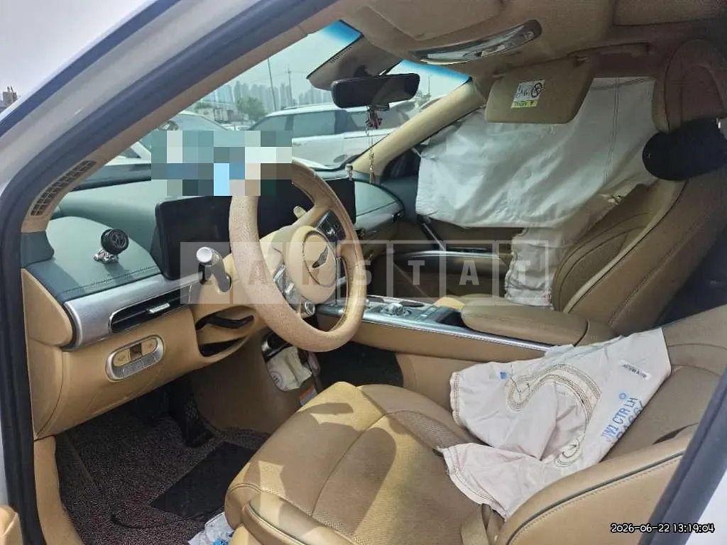 Photo 2 of 16: 2021 Genesis GV60 Electric Car — Korean insurance auction