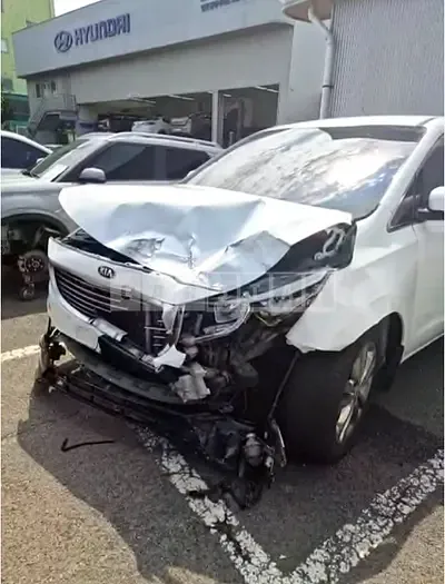 Photo 1 of 17: 2018 Kia Carnival — Korean insurance auction