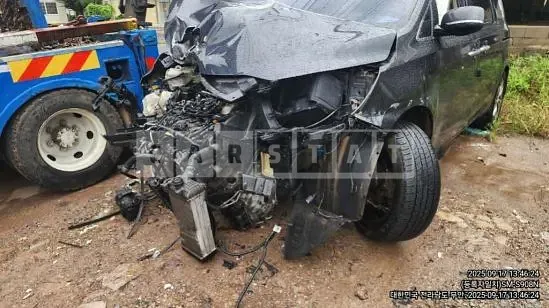Photo 2 of 7: 2019 Kia Carnival — Korean insurance auction