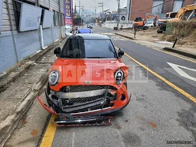 Photo 1 of 17: 2019 MINI Cooper, VIN WMWXP5105K2H39667 — Korean insurance auction