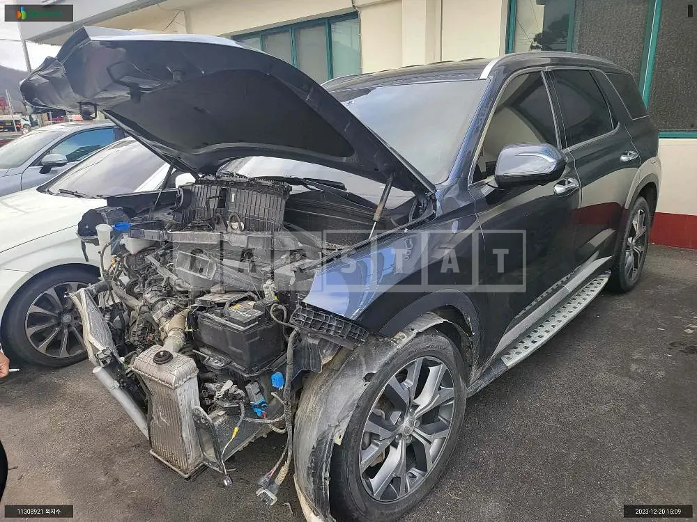 Photo 2 of 8: 2021 Hyundai Palisade, VIN KMHR381ABMU293697 — Korean insurance auction