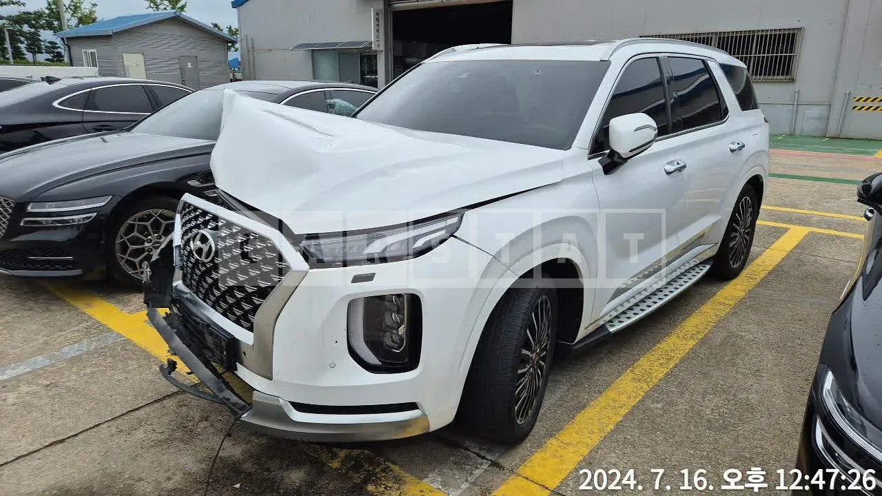 Photo 2 of 18: 2020 Hyundai Palisade, VIN KMHR581EDMU264832 — Korean insurance auction