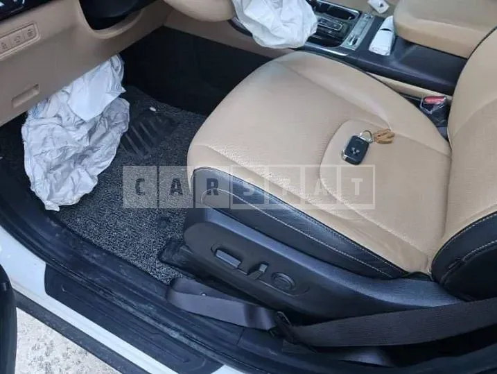 Photo 2 of 37: 2020 Kia Carnivals, VIN KNANC81BBMS024738 — Korean insurance auction