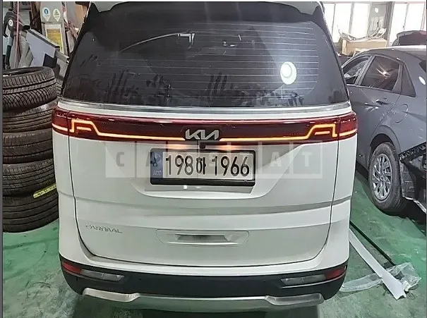 Photo 2 of 8: 2023 Kia Carnival, VIN KNANC813BPS320462 — Korean insurance auction