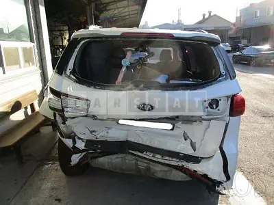 Photo 1 of 11: 2017 Kia Carnival, VIN KNAMC81ABHS276155 — Korean insurance auction