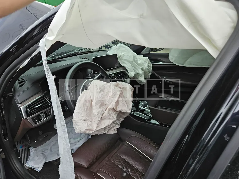 Photo 2 of 7: 2020 BMW 530i xDrive M Sport Package — Korean insurance auction