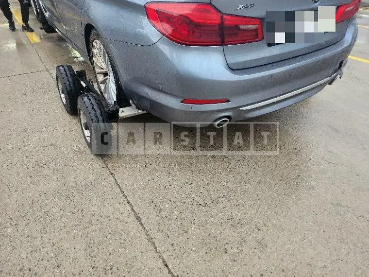 Photo 2 of 18: 2018 BMW 520d — Korean insurance auction