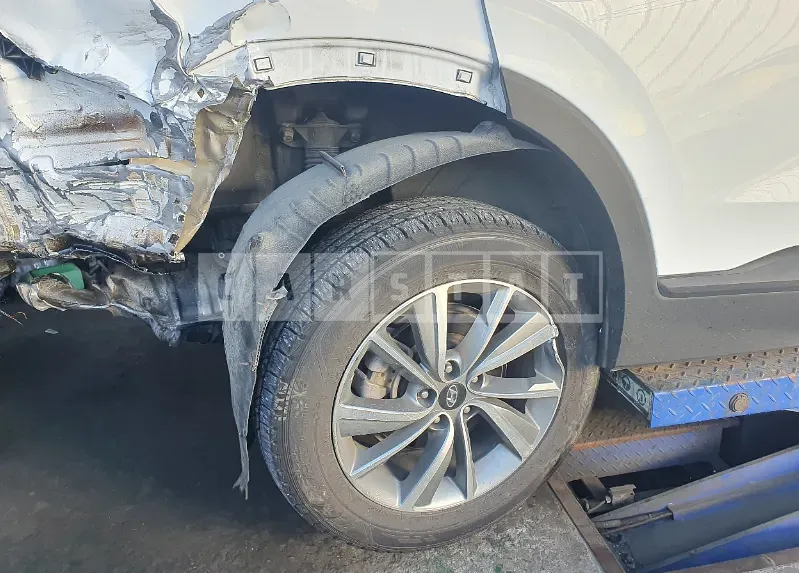 Photo 2 of 19: 2019 Hyundai Santa Fe, VIN KMHS281BBKU152315 — Korean insurance auction