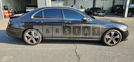Photo 2 of 8: 2019 Mercedes-Benz E 300 — Korean insurance auction