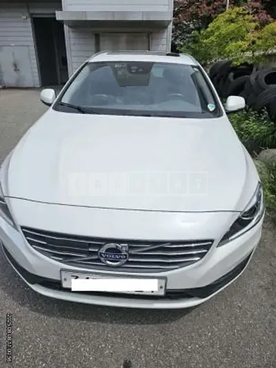 Photo 1 of 27: 2018 Volvo V60 D3 — Korean insurance auction