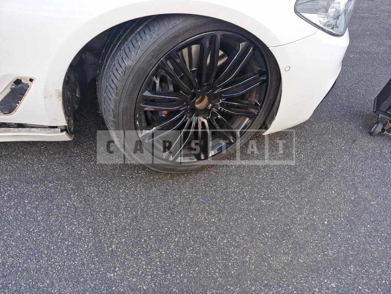 Photo 2 of 18: 2018 BMW 540i xDrive, VIN WBAJB5108JB195021 — Korean insurance auction