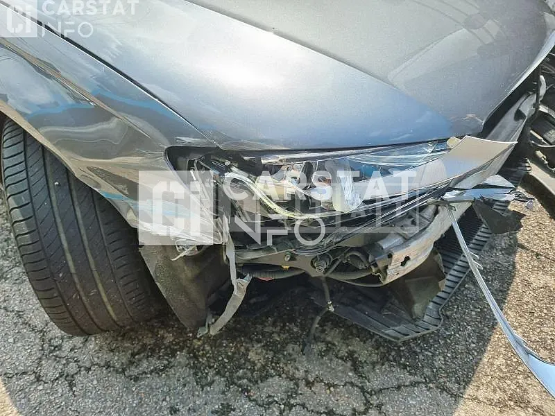 Photo 2 of 6: 2015 Audi A4, VIN WAUZZZ8KXFN030963 — Korean insurance auction