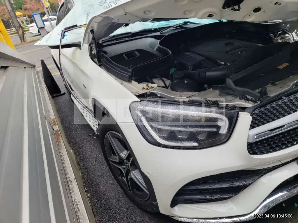 Photo 2 of 29: 2021 Mercedes-Benz GLC300 e 4Matic Coupe, VIN W1N0J5DB3MF934915 — Korean insurance auction