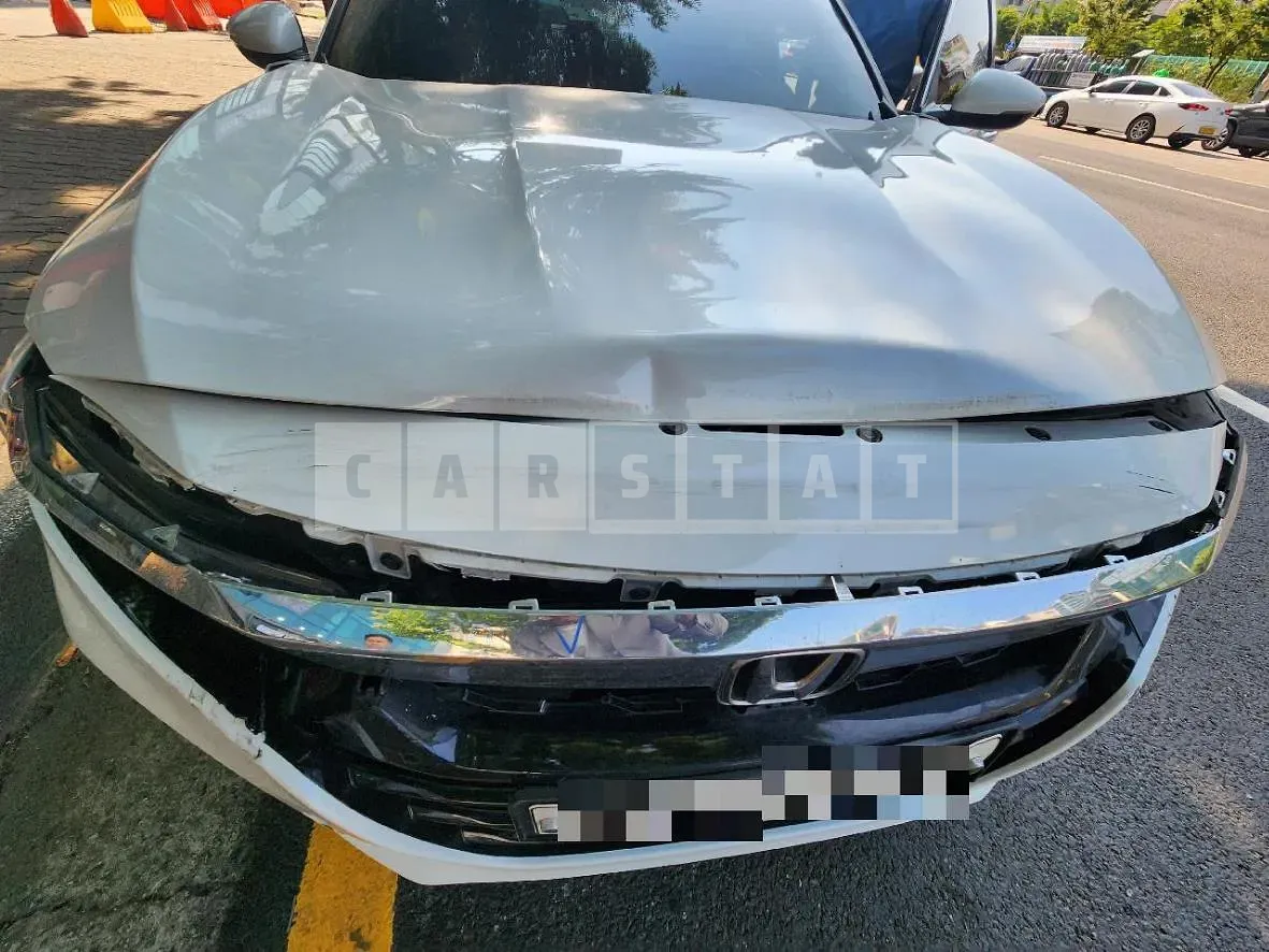 Photo 2 of 11: 2018 Honda Accord Hybrid, VIN 1HGCV3690JA510706 — Korean insurance auction