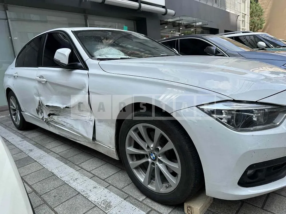 Photo 2 of 15: 2016 BMW 320d, VIN WBA8C5104GK641069 — Korean insurance auction