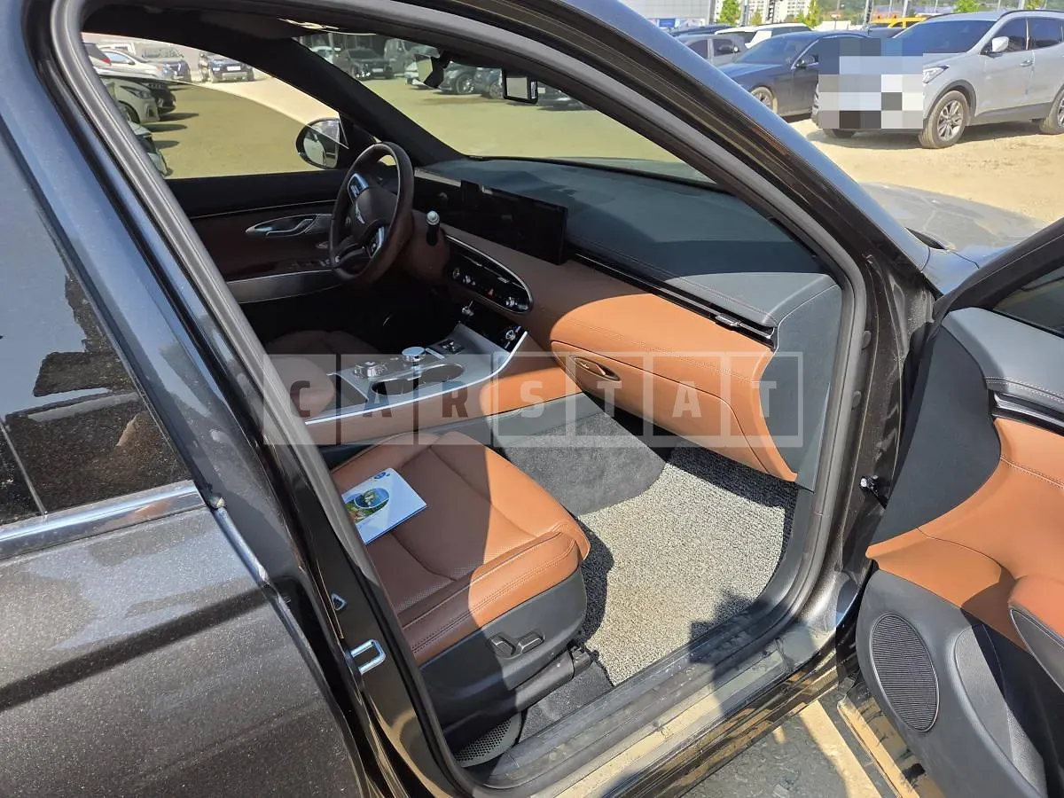 Photo 2 of 13: 2024 Genesis GV70 2.5T — Korean insurance auction