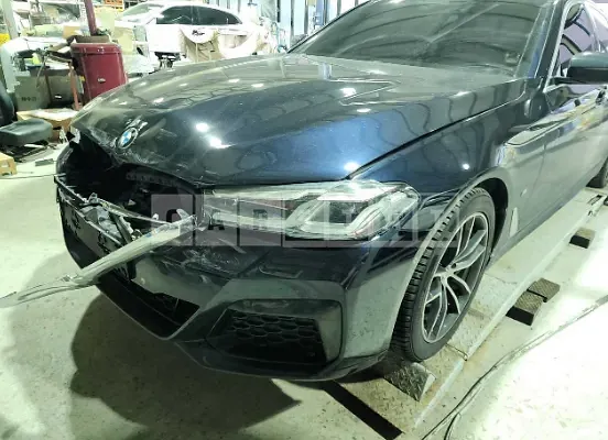 Photo 2 of 39: 2023 BMW 520i, VIN WBA11BH0XPCL63431 — Korean insurance auction