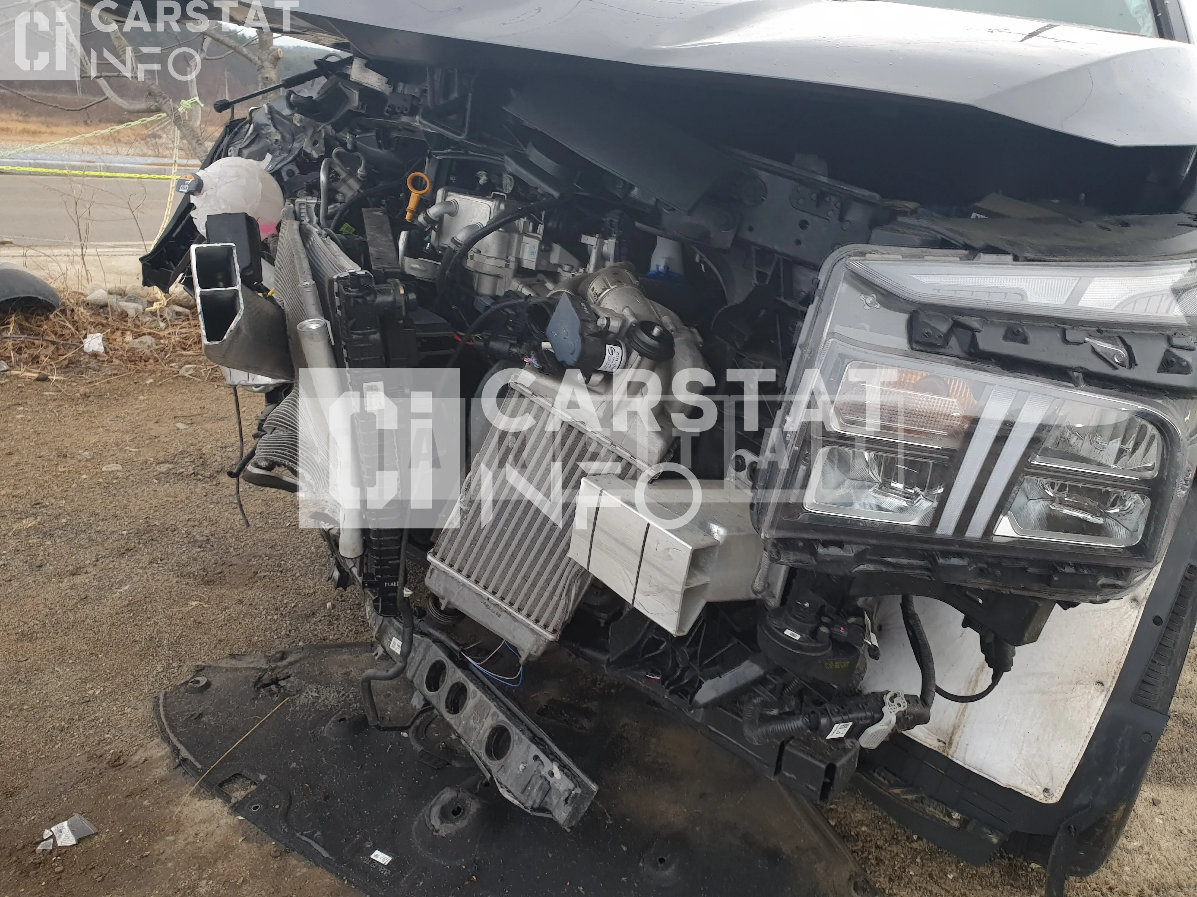 Photo 2 of 12: 2020 Hyundai Santa Fe, VIN KMHS281HHMU354890 — Korean insurance auction
