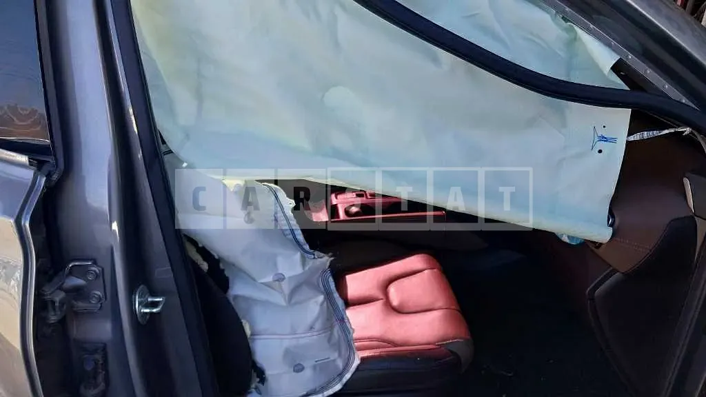 Photo 2 of 18: 2019 Hyundai Santa Fe, VIN KMHS381CDKU008628 — Korean insurance auction