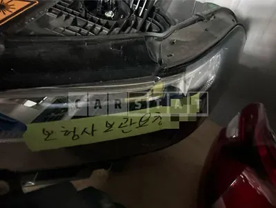Photo 1 of 3: 2022 BMW (parts) X7 xDrive40d Headlight — Korean insurance auction