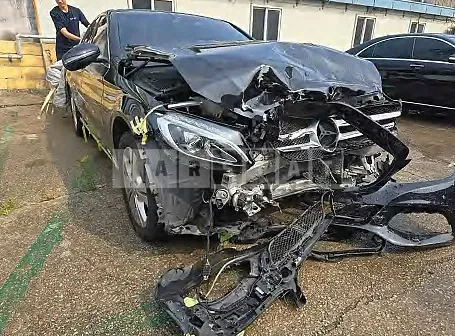 Photo 2 of 11: 2016 Mercedes-Benz C220d 4Matic — Korean insurance auction