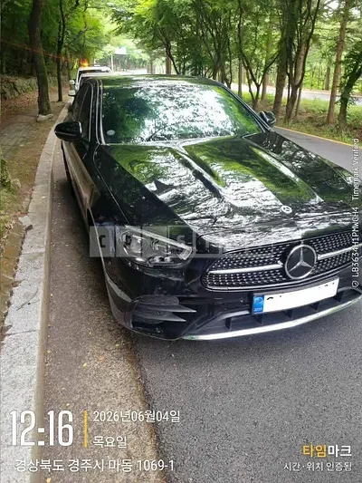 Photo 1 of 34: 2021 Mercedes-Benz E220d 4Matic, VIN W1KZF0FB3MA872760 — Korean insurance auction
