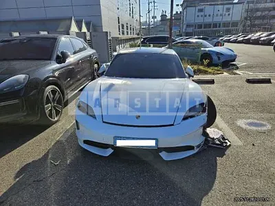 Photo 1 of 50: 2025 Porsche Taycan — Korean insurance auction