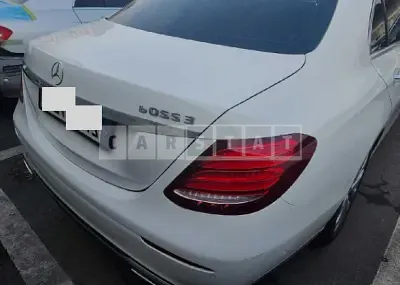 Photo 1 of 9: 2017 Mercedes-Benz E220 d, VIN WDDZF0EB1HA044858 — Korean insurance auction