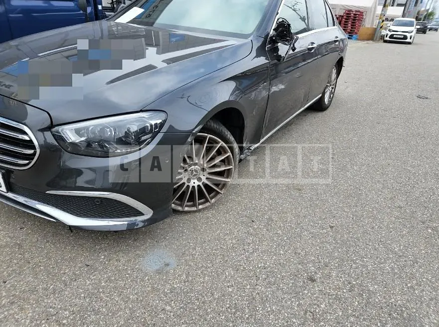 Photo 2 of 6: 2022 Mercedes-Benz E250 — Korean insurance auction