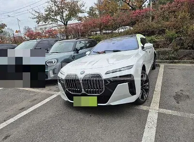 2024 BMW 750e xDrive