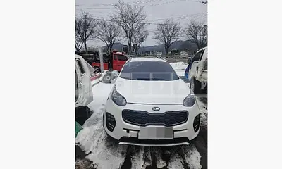 Photo 1 of 23: 2017 Kia Sportage — Korean insurance auction