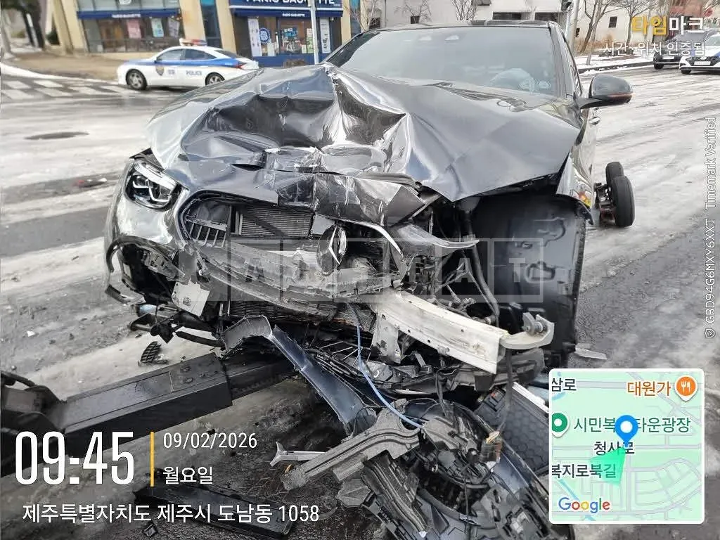 Photo 2 of 48: 2024 Mercedes-Benz C 300 4Matic, VIN W1KAF4HBXRR195166 — Korean insurance auction