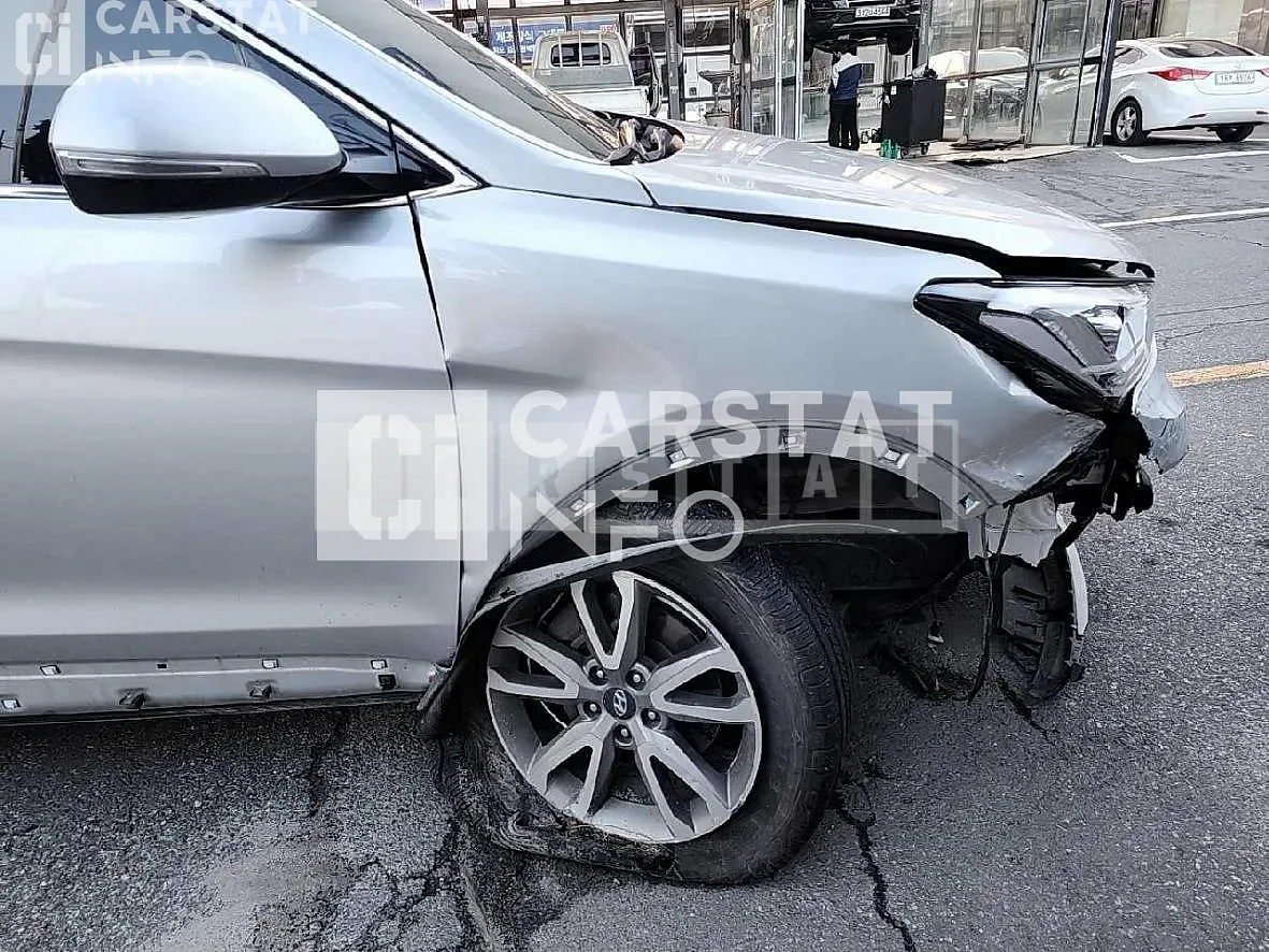 Photo 2 of 9: 2014 Hyundai Santa Fe 2.2 (4WD) — Korean insurance auction