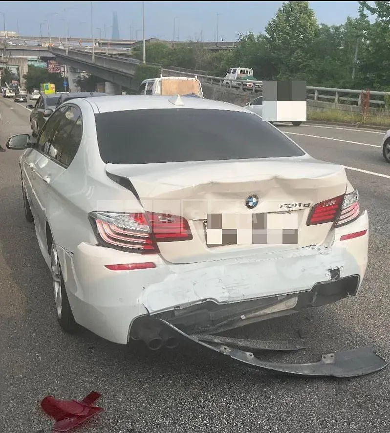 Photo 2 of 13: 2016 BMW 520d, VIN WBA5E5104GG200168 — Korean insurance auction