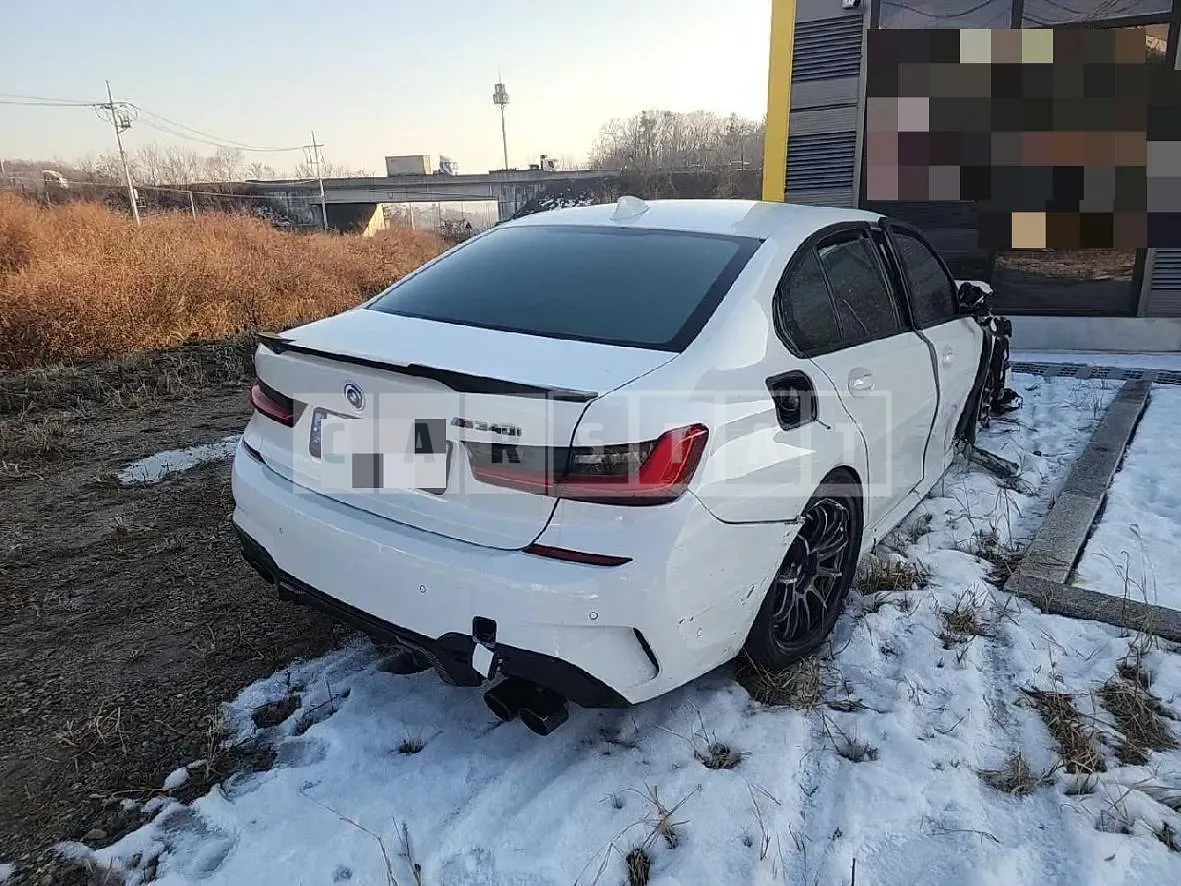 Photo 2 of 12: 2020 BMW M340i — Korean insurance auction