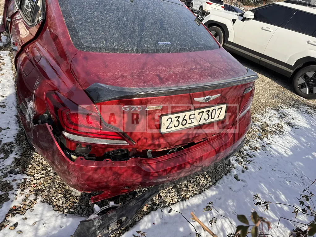 Photo 2 of 6: 2019 Genesis G70 3.3 AWD, VIN KMTG741EDKU042231 — Korean insurance auction