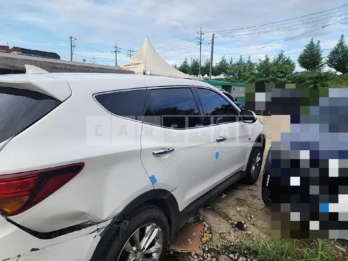 Photo 2 of 14: 2016 Hyundai Santa Fe DM — Korean insurance auction