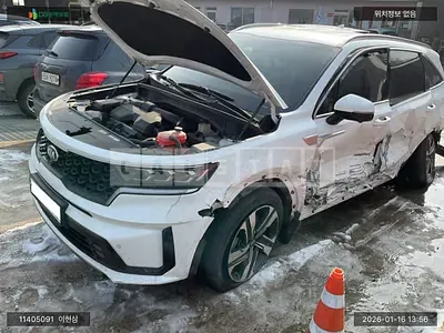 Photo 1 of 36: 2020 Kia Sorento Hybrid, VIN KNARH81GBMA001572 — Korean insurance auction