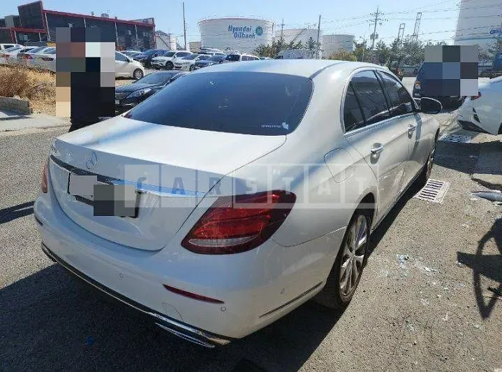 Photo 2 of 20: 2016 Mercedes-Benz E220 d, VIN WDDZF0EB0HA037691 — Korean insurance auction