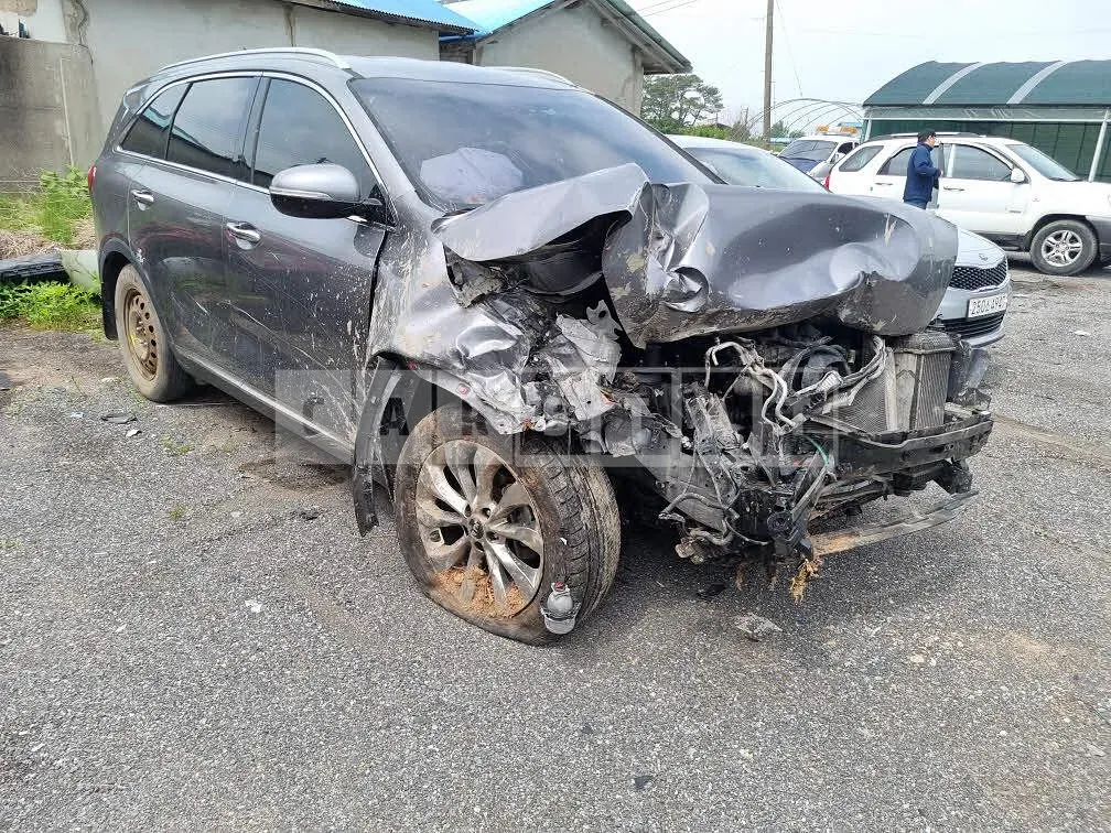 Photo 2 of 6: 2015 Kia Sorento /Sorrento, VIN KNAPK81ABFA053296 — Korean insurance auction