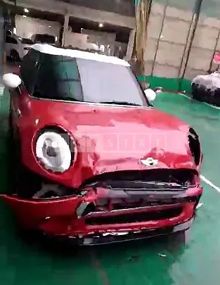 Photo 2 of 24: 2017 MINI Cooper D Five-Door, VIN WMWXT3103H2E27484 — Korean insurance auction