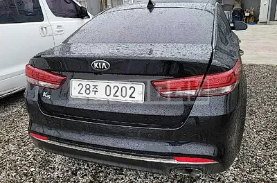 Photo 1 of 40: 2017 Kia K5 2.0, VIN KNAGX411BHA132202 — Korean insurance auction