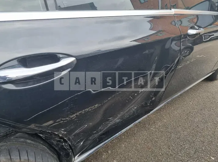 Photo 2 of 15: 2021 Mercedes-Benz E300 e 4Matic, VIN W1KZF5EB1MA956526 — Korean insurance auction