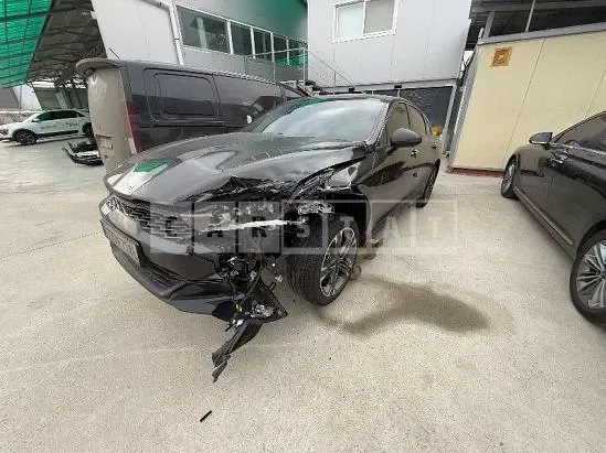 Photo 2 of 33: 2023 Kia K5 — Korean insurance auction