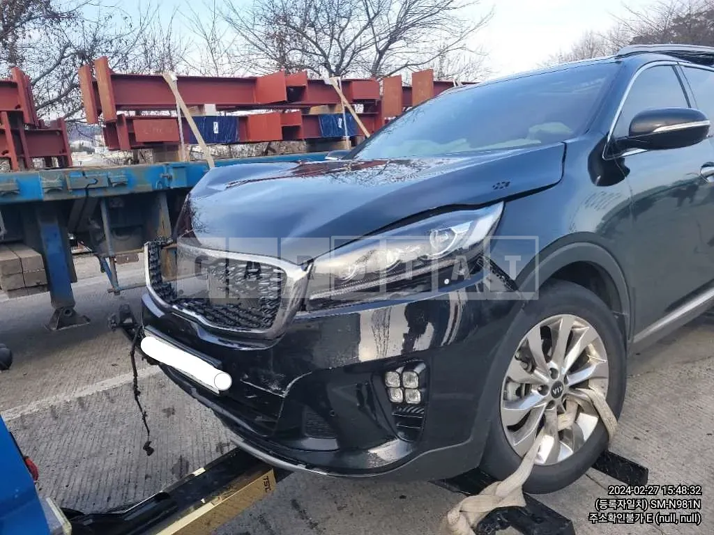 Photo 2 of 9: 2019 Kia Sorento, VIN KNAPK81BBKA510077 — Korean insurance auction