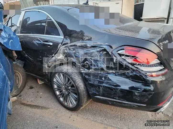 Photo 2 of 46: 2018 Mercedes-Benz S560 4Matic L, VIN WDDUG8GB9JA414754 — Korean insurance auction