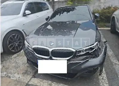 Photo 1 of 10: 2021 BMW 320i — Korean insurance auction